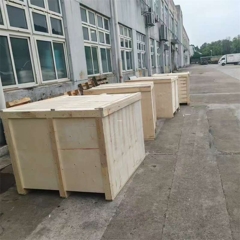 班玛县尼勒克县：物流专线的高效货运之旅