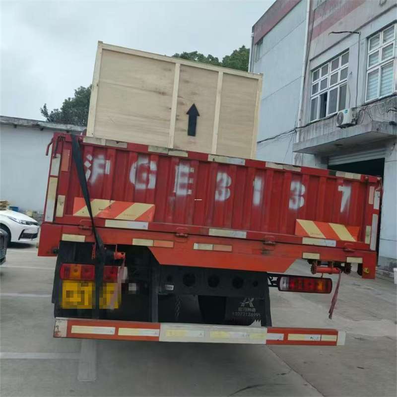 班玛县米林县：物流专线的高效货运之旅